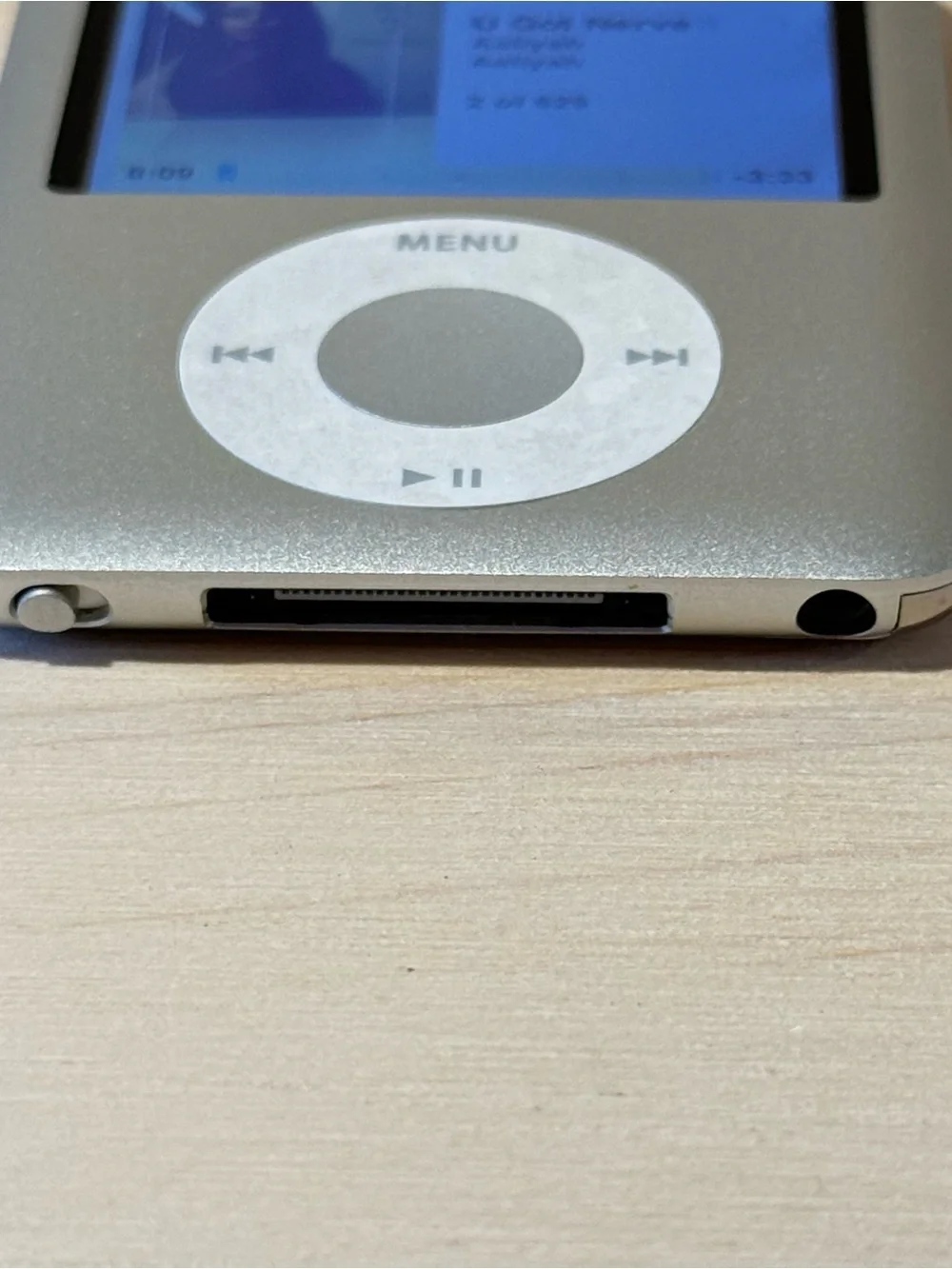iPod Nano A1236 4GB Silver Tested Battery 8-10Hr w/Charg-629Songs Read Info Blw!